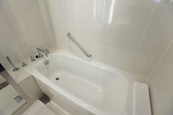 Cost of Bathtub Repair in Elgin
